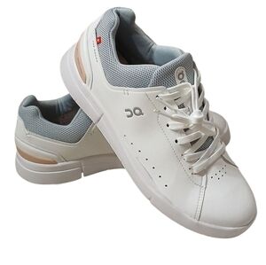 On Womens The Roger Advantage Shoes NEW..10